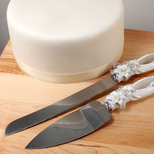 Sculptural White Tiger Lilies Cake Serving Set