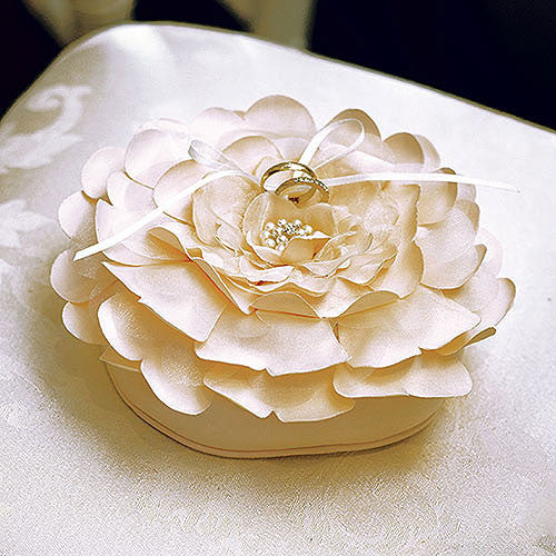 Sensational Floral Ring Pillow Wh